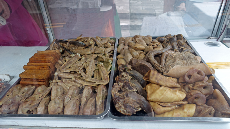 2017-04-03_141604 china-2017.jpg - Jangtse - Leckerbissen beim Landgang